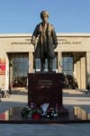 Памятник Сулейману Стальскому открыли в Дербенте